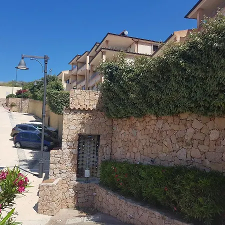 Ground Floor With Swimming Pool Apartment *